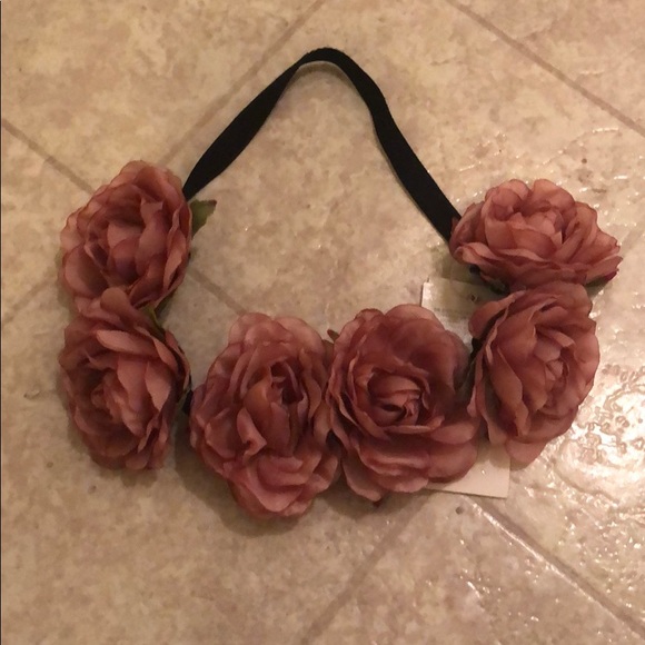 Floral headband great for festivals - Picture 4 of 7